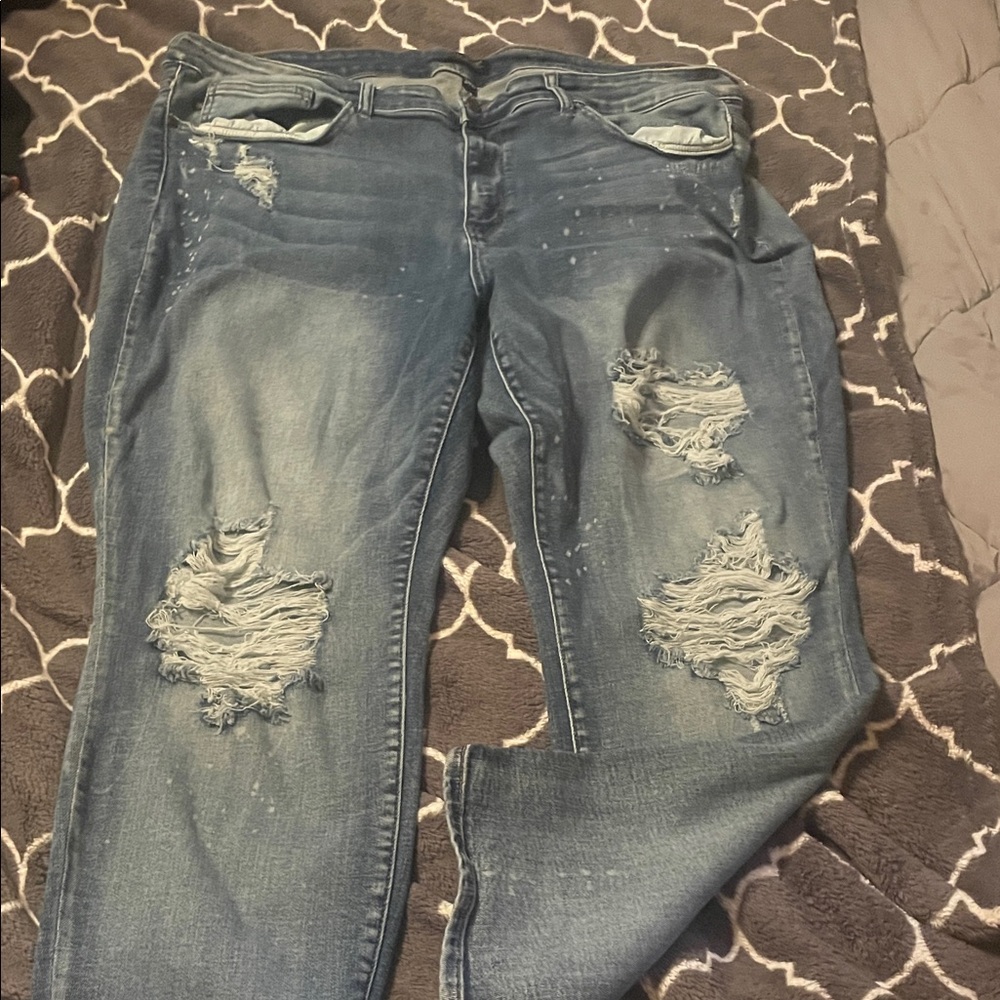 Judy Blue Distressed Boyfriend Jeans Plus size 24